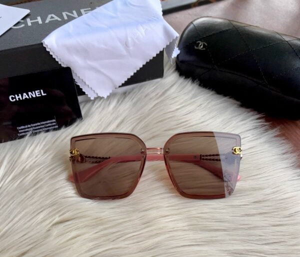 CHANEL LADIES SHADES - Image 3