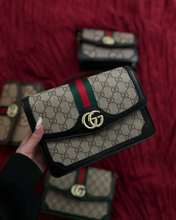 Gucci side sling - Image 3